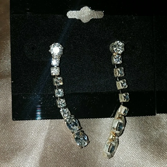 Earrings - Picture 2 of 6